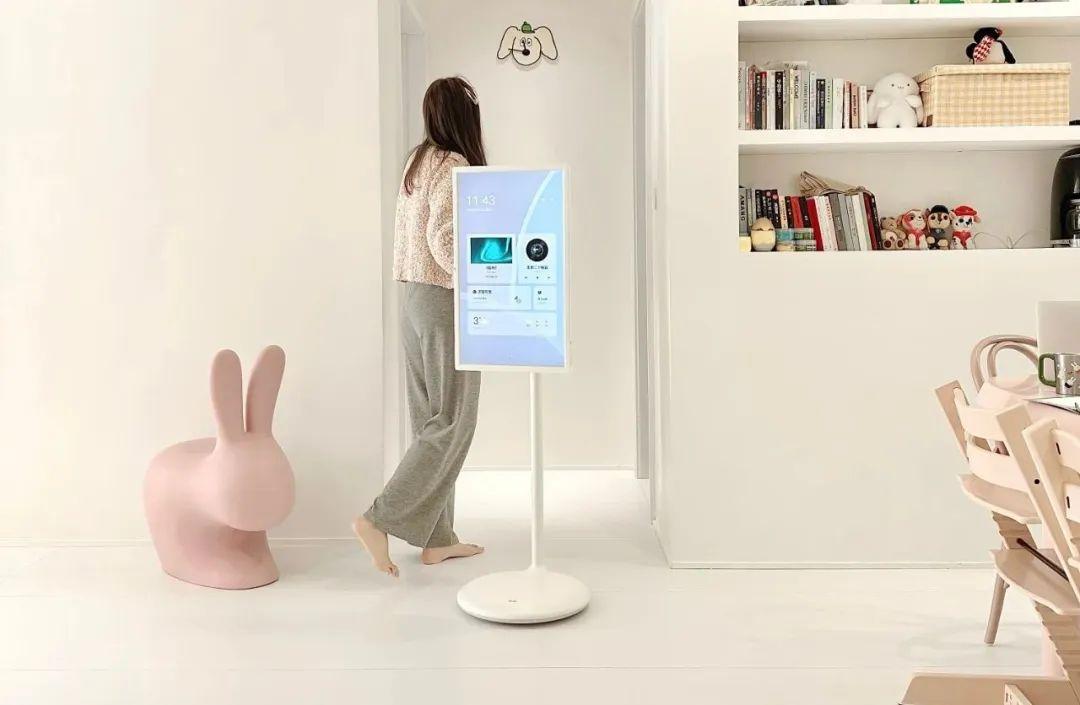 2024年爆发,曾被唱衰的闺蜜机,正在成为下一个智能硬件爆品