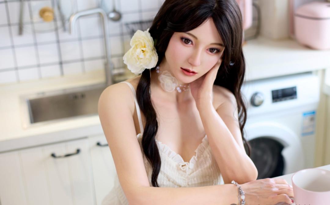 AI成人娃娃火了,当情趣娃娃用上DeepSeek,赛博女友真来了