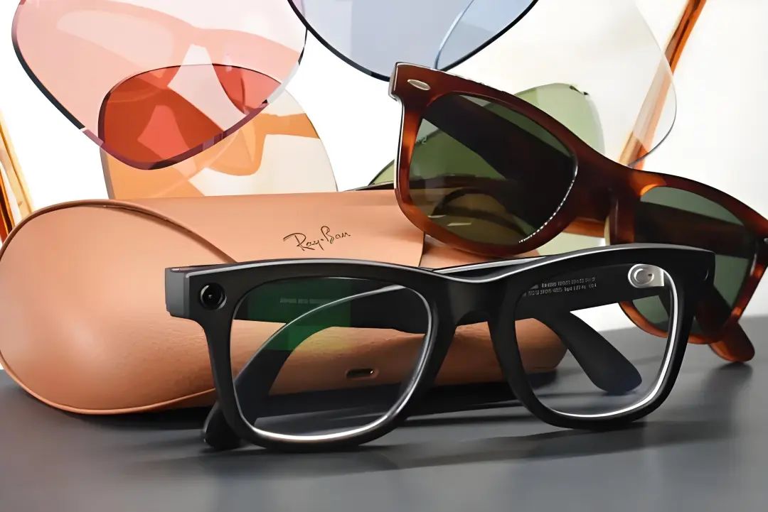 AI拼好镜，智能眼镜又支棱起来了？