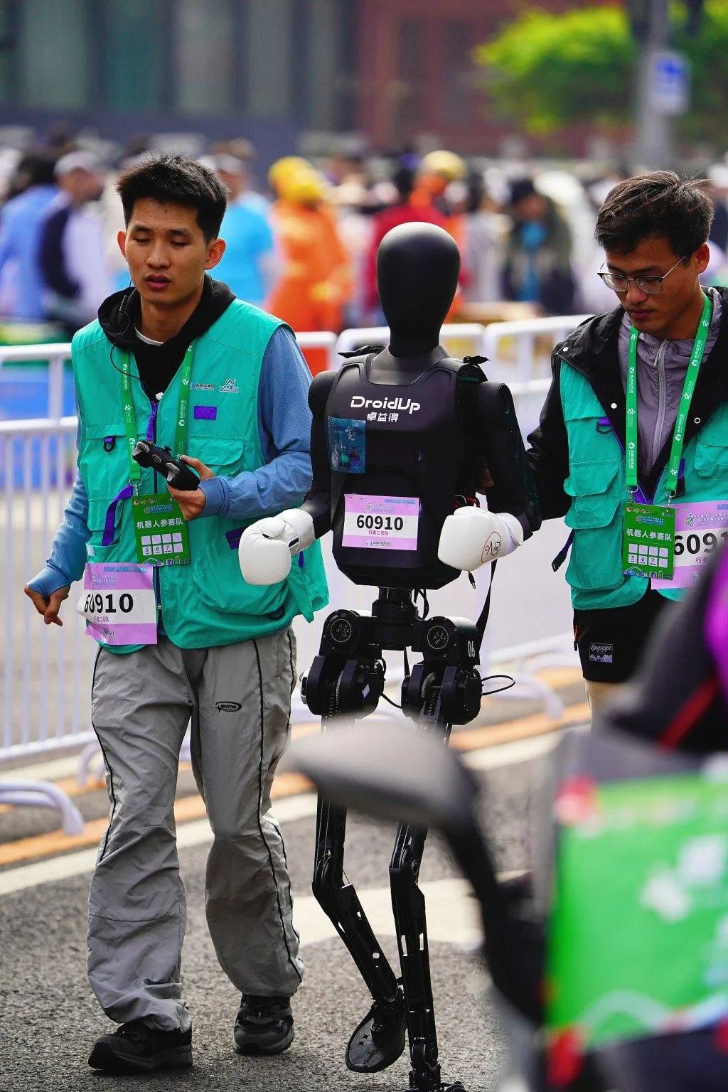 独家揭秘北京机器人马拉松:谁在打造下一个“体育科技IP”?