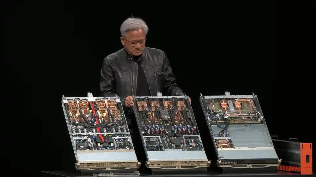 英伟达要做全球AI基础设施运营商,黄仁勋:全球一半AI人才是中国人