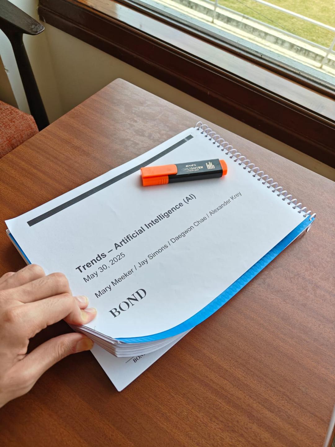 硅谷今夜集体失眠!互联网女皇340页AI报告猛料刷屏