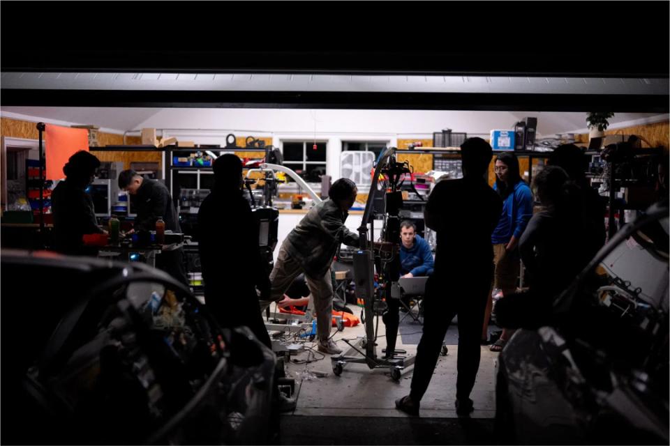 挑战波士顿动力，人形机器人卷到了硅谷