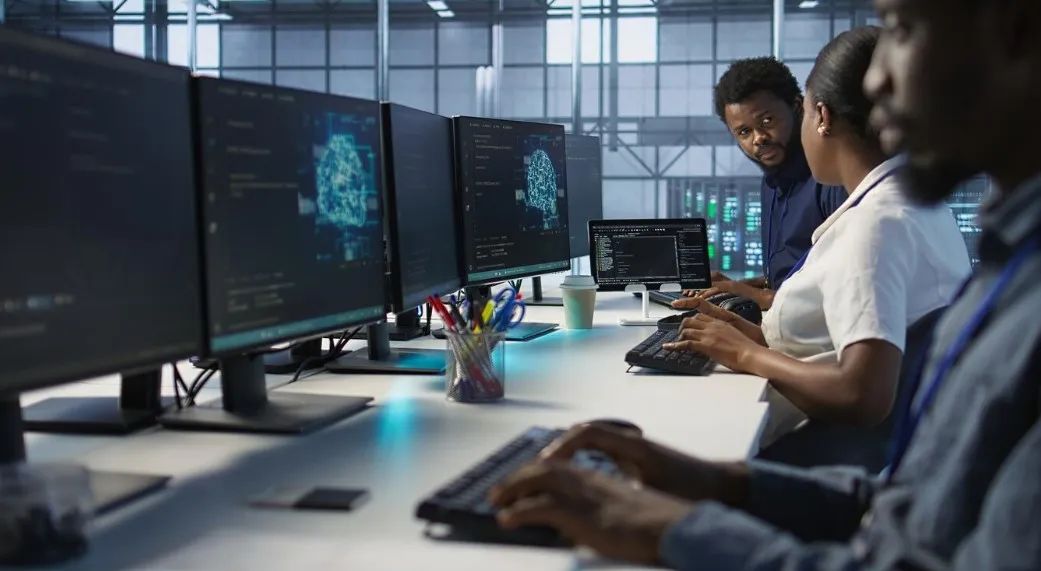 Manus肖弘“超级激进”