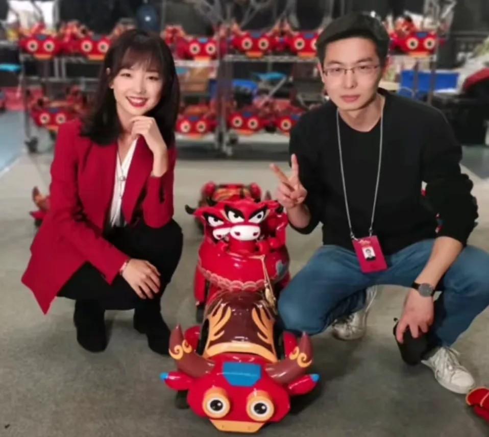 王兴兴抢跑 “具身智能” 红利，宇树产业链能否啖头汤？