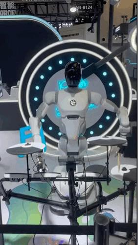 不管你来不来32°C的上海逛WAIC,都需要这份探展指南