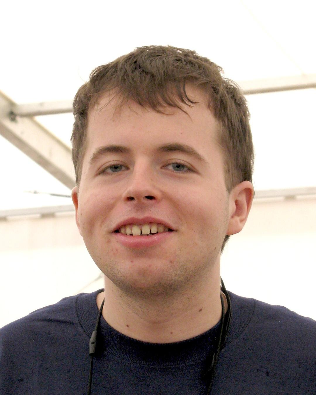 GPT-5真身曝光,首测编程惊艳全网,一句话秒生游戏,OpenAI双雄备战AGI