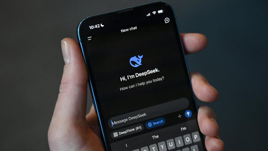 DeepSeek最新发文,V3/R1训练细节全公开,信息量巨大