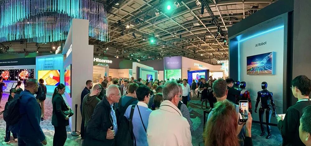 暴走IFA展会带来八大看点!宇树机器人表演秀翻老外,国产AI眼镜攻陷欧洲,“电动老头乐”也来了