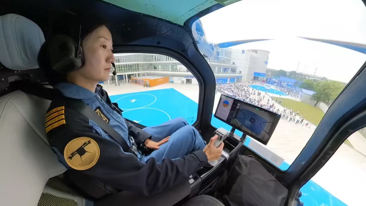 全国首家7S店开业,人形机器人加速商业化,线下体系成关键?