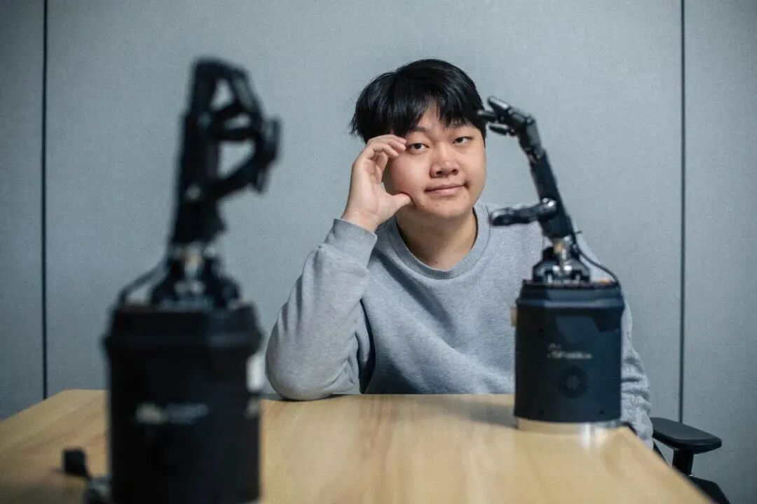 出手就对标马斯克，中国00后正扎堆改变世界