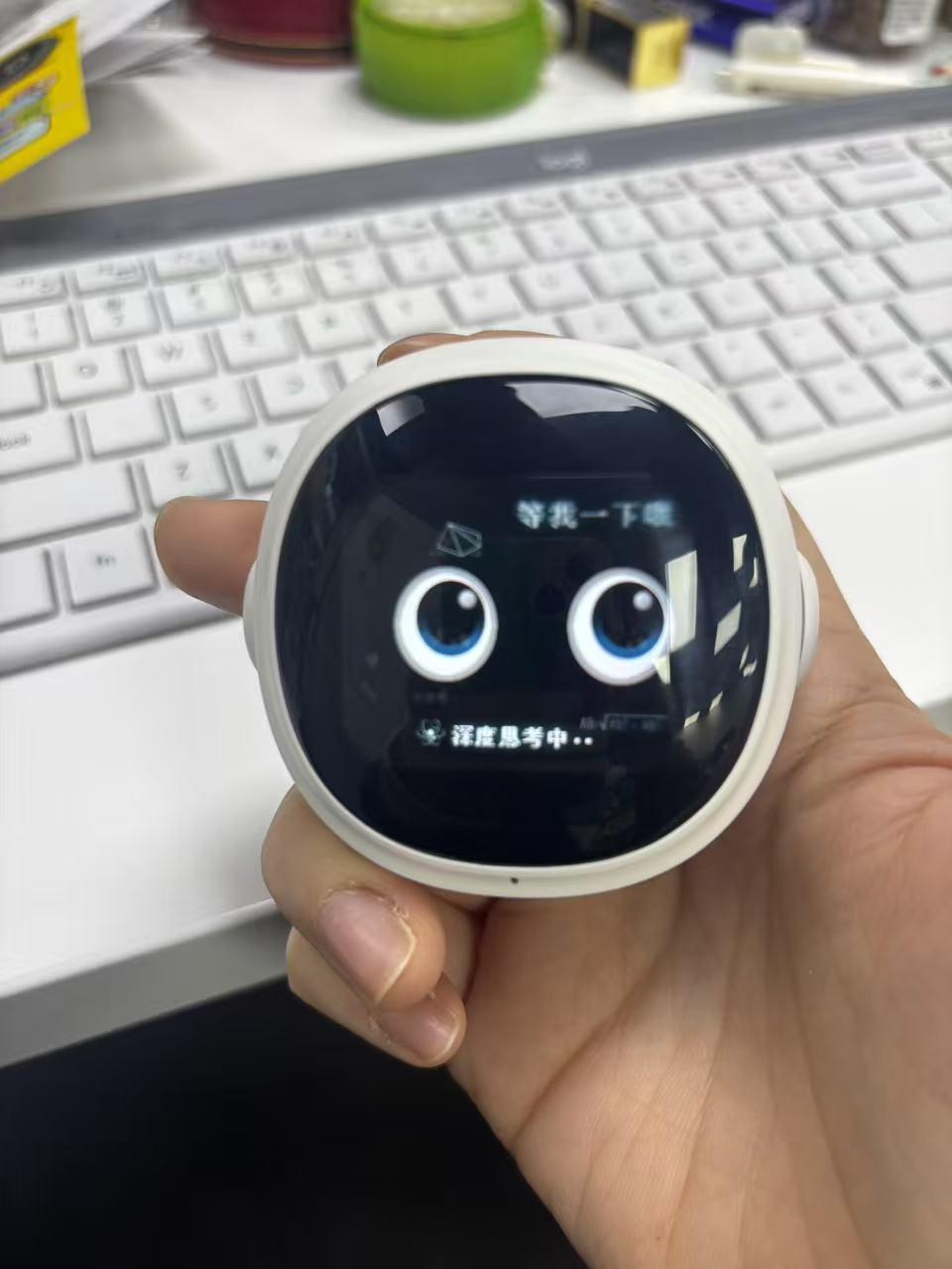 花399买华为AI玩具们陪聊结果比养娃还累,被华强北吐槽“太Low”但专供小红书女孩?