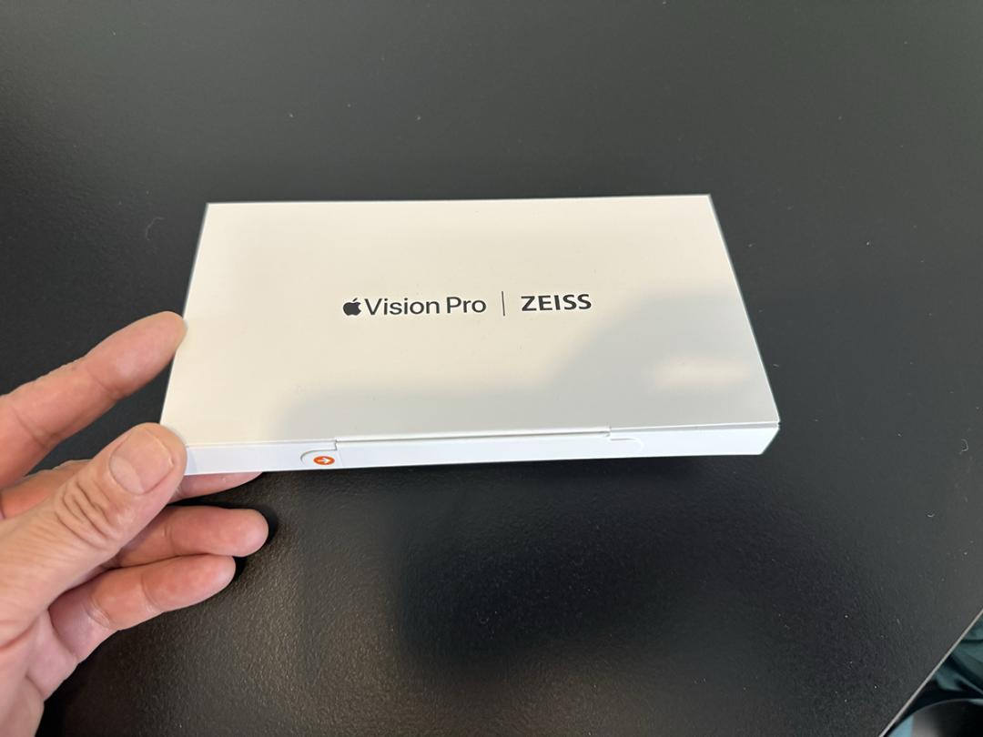 苹果 AI 眼镜深度爆料汇总：重量低至 40g，2026 发布