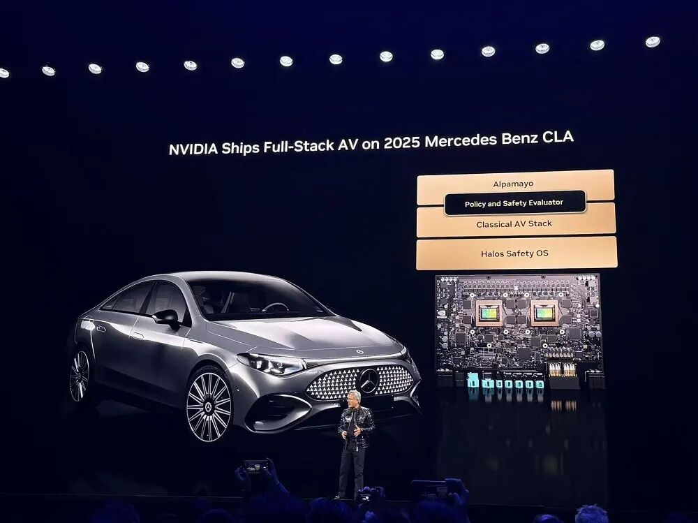 刚刚，黄仁勋一口气解密6颗芯片，召唤出最强AI超算