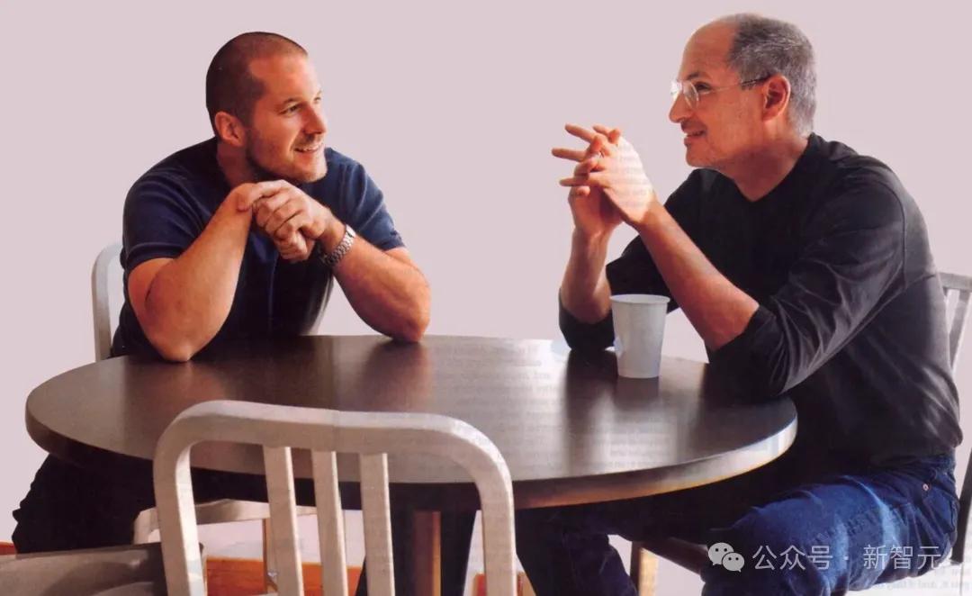 比iPhone更疯狂，乔布斯去世15年后，「最像他的人」操刀首款AI硬件