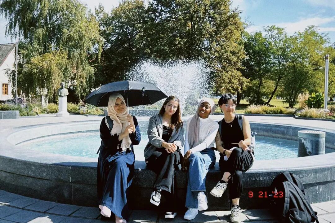 AI大厂疯抢，文科生时代红利来了?