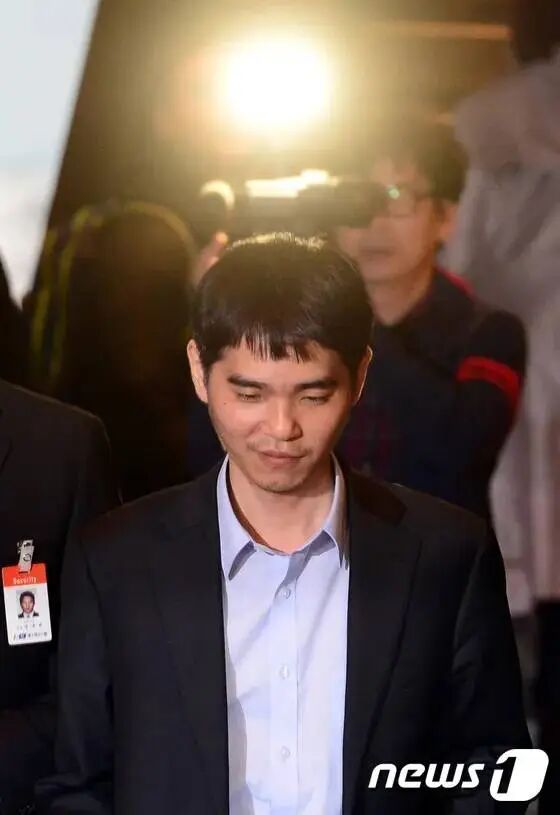 AI 正在毁掉下一个 Hinton