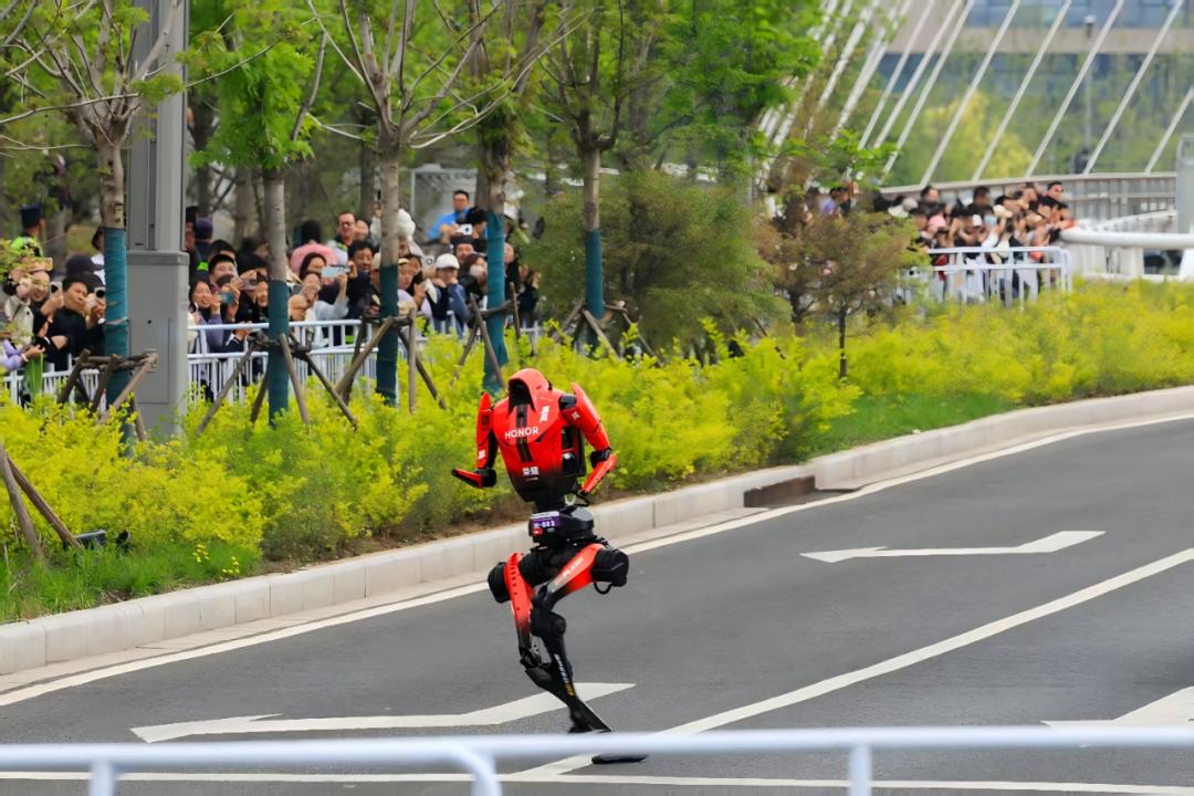 从“蹒跚学步”到“超越人类”，这届半马看点何在？