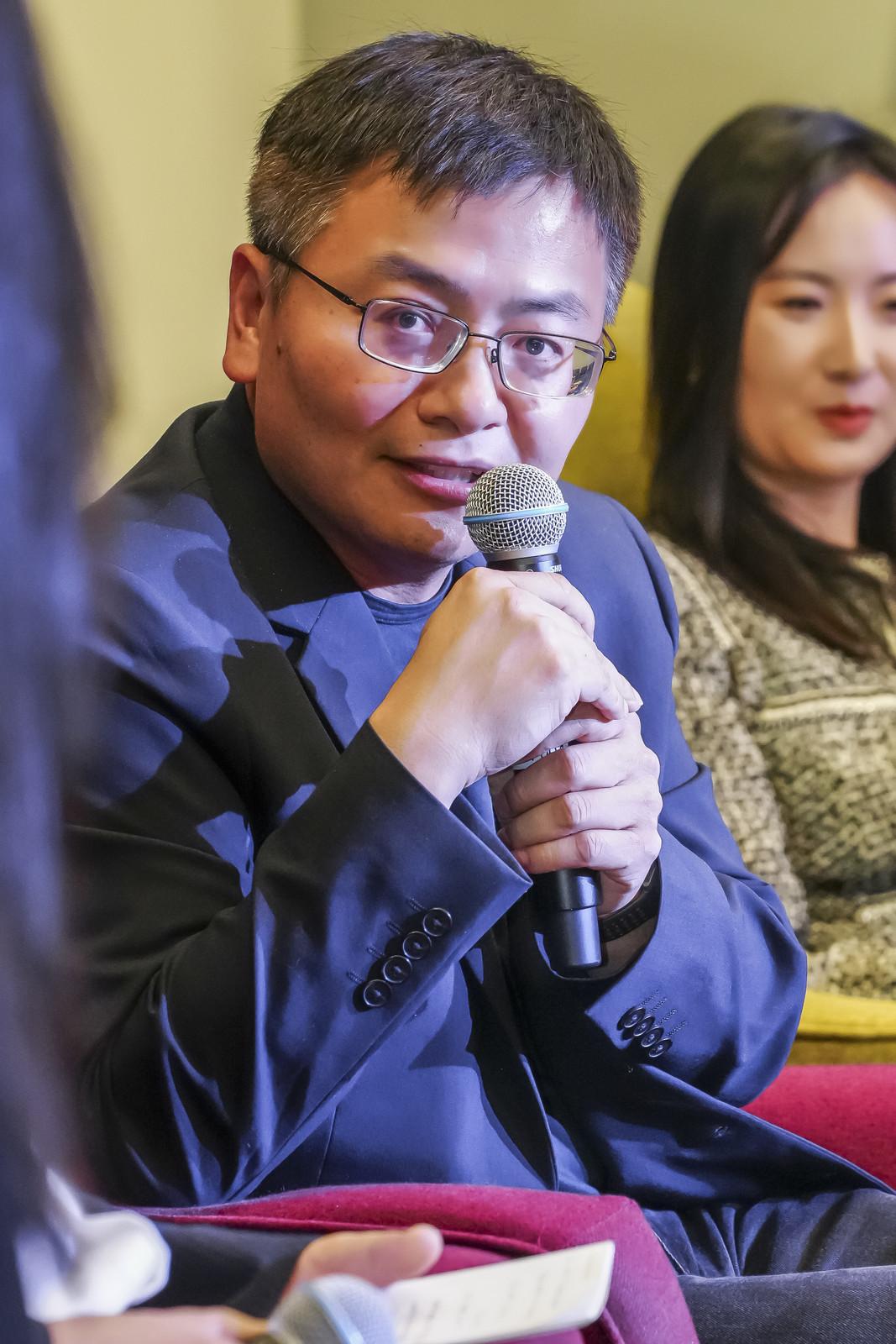 深度拆解AI数据中心：一场速度与效率的竞赛