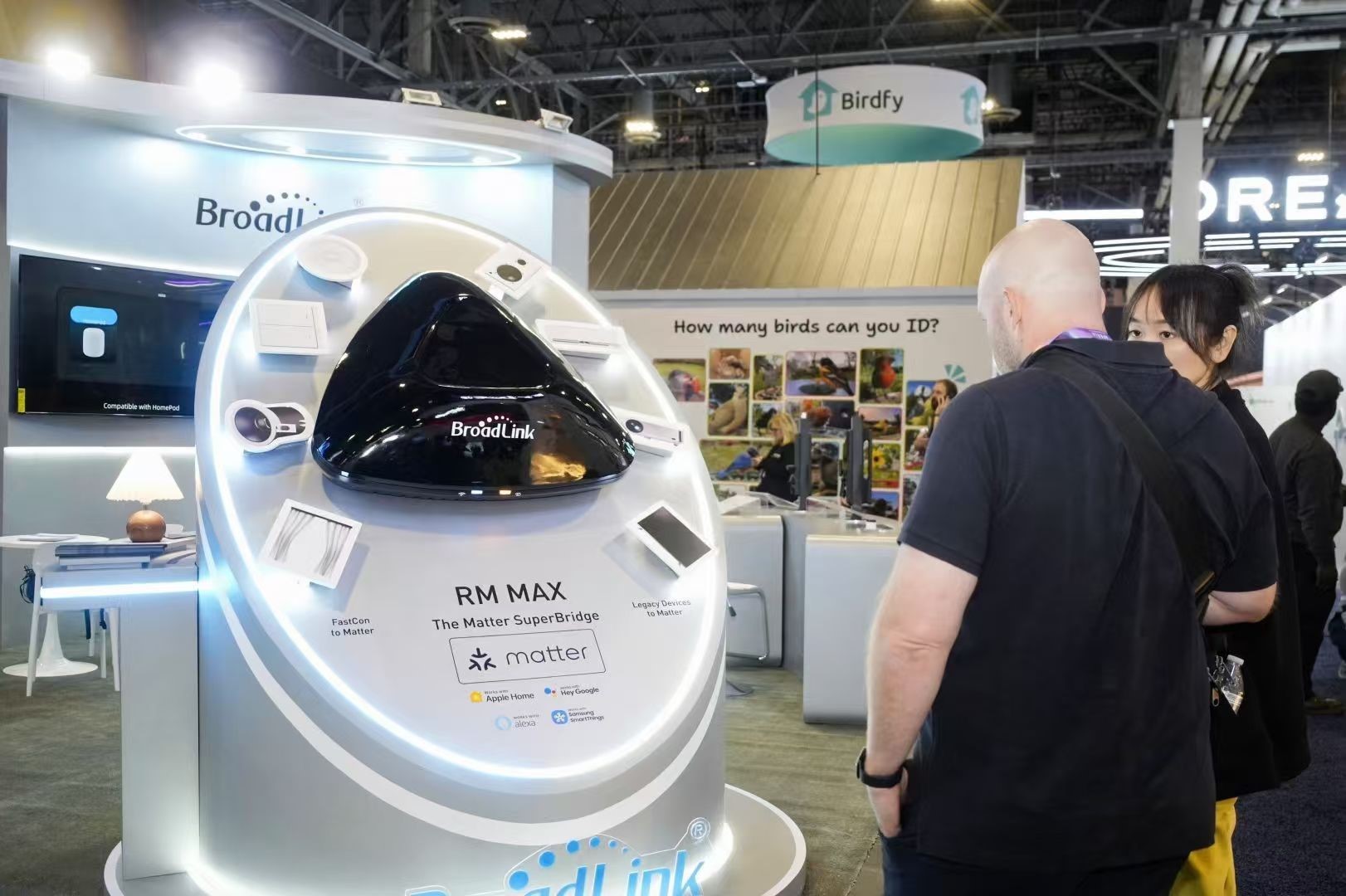 CES2026揭示的AI三场变革:从眼镜到机器人、再到家庭工业