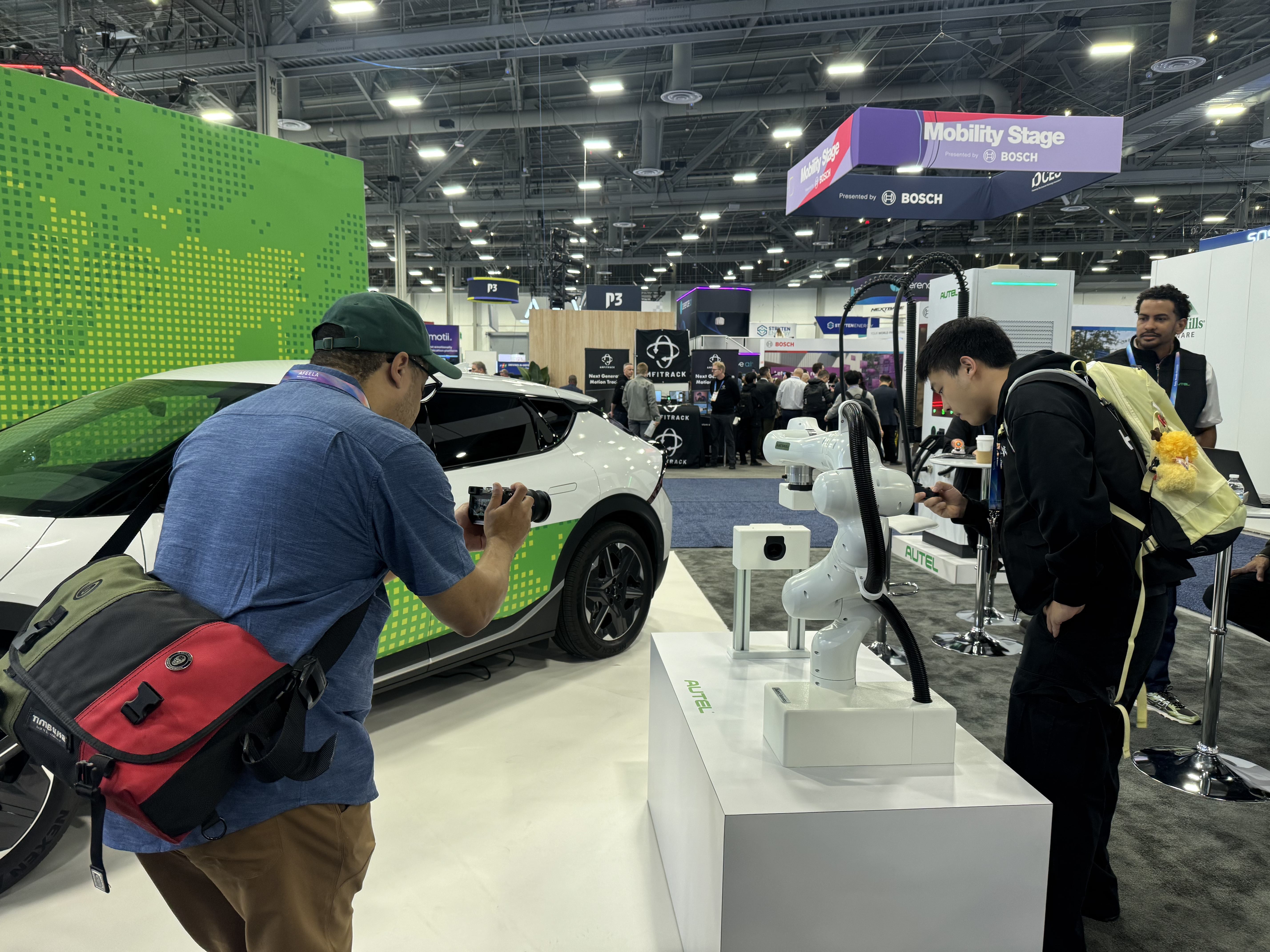 CES2026揭示的AI三场变革:从眼镜到机器人、再到家庭工业