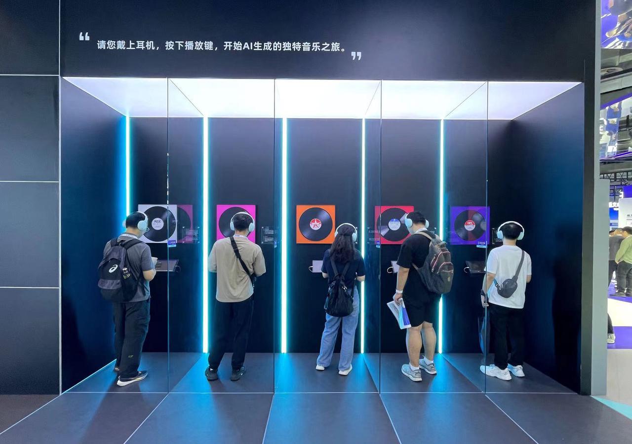 一小时翻译整部《甄嬛传》,AI面试官发offer……在杭州看AI落地的1000种玩法