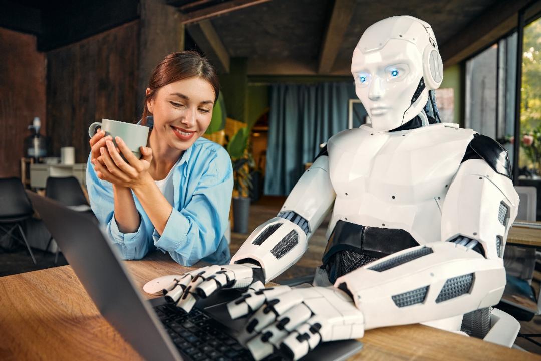 「AI 教父」预判未来十年:人类正在经历一场比工业革命更伟大的智力解放 | 附采访实录